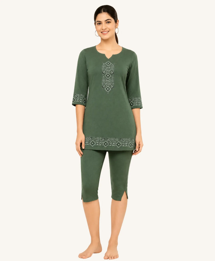 Timeless Comfort Printed Capri Set