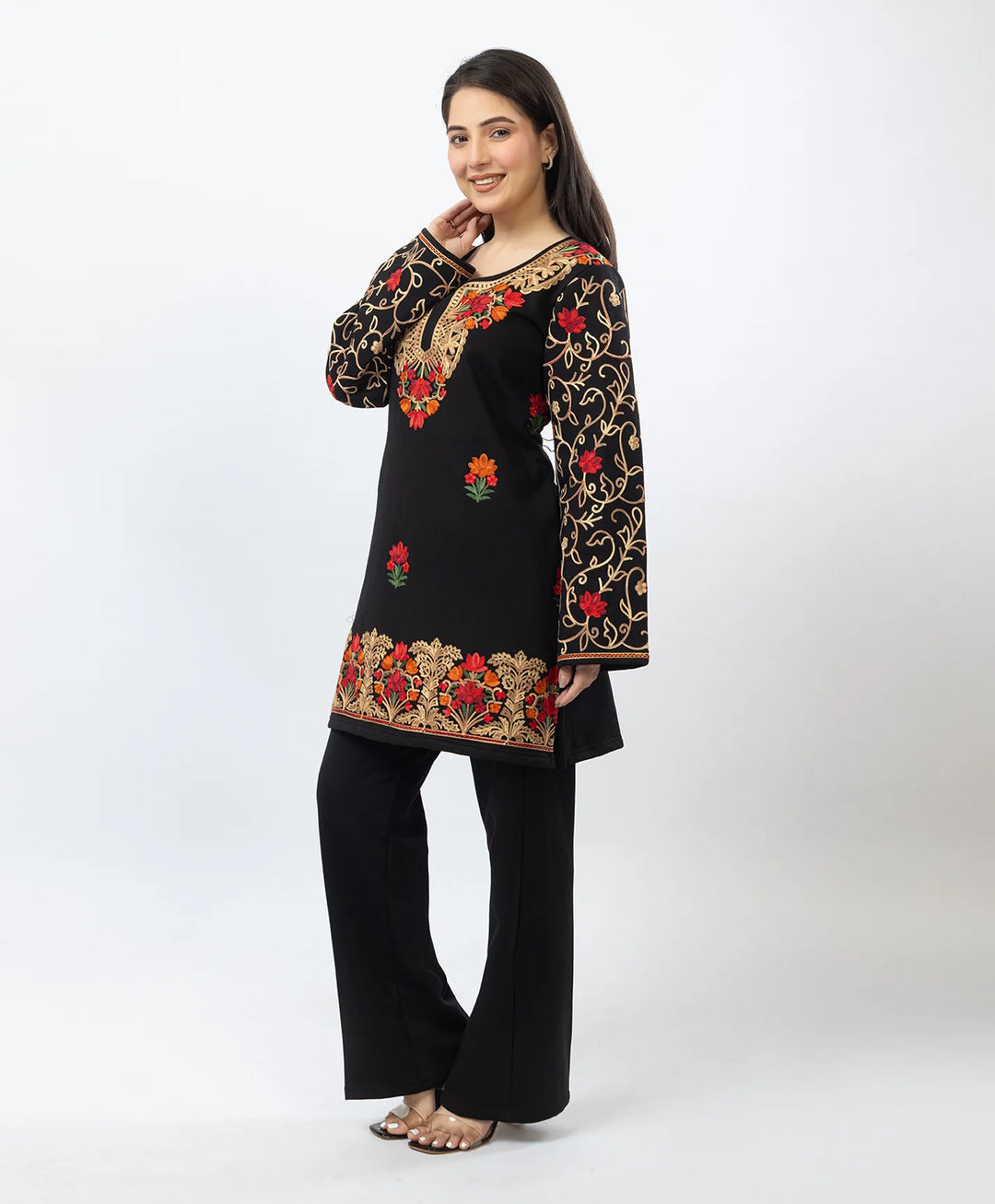 Kashmiri Floral Embroidered Fleece Kurta Set