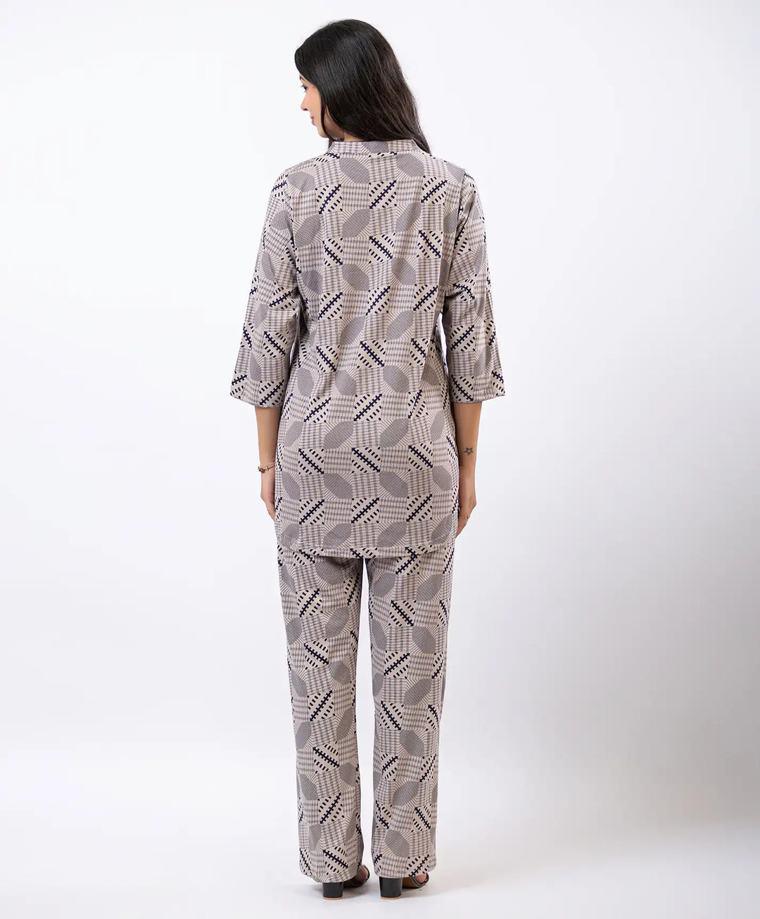 Relaxed Fit Printed Notch Neck Kurta & Straight Pants Set