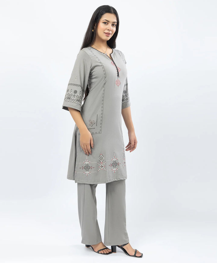 Straight Fit Long Kurta Set with Printed Embroidery Accents