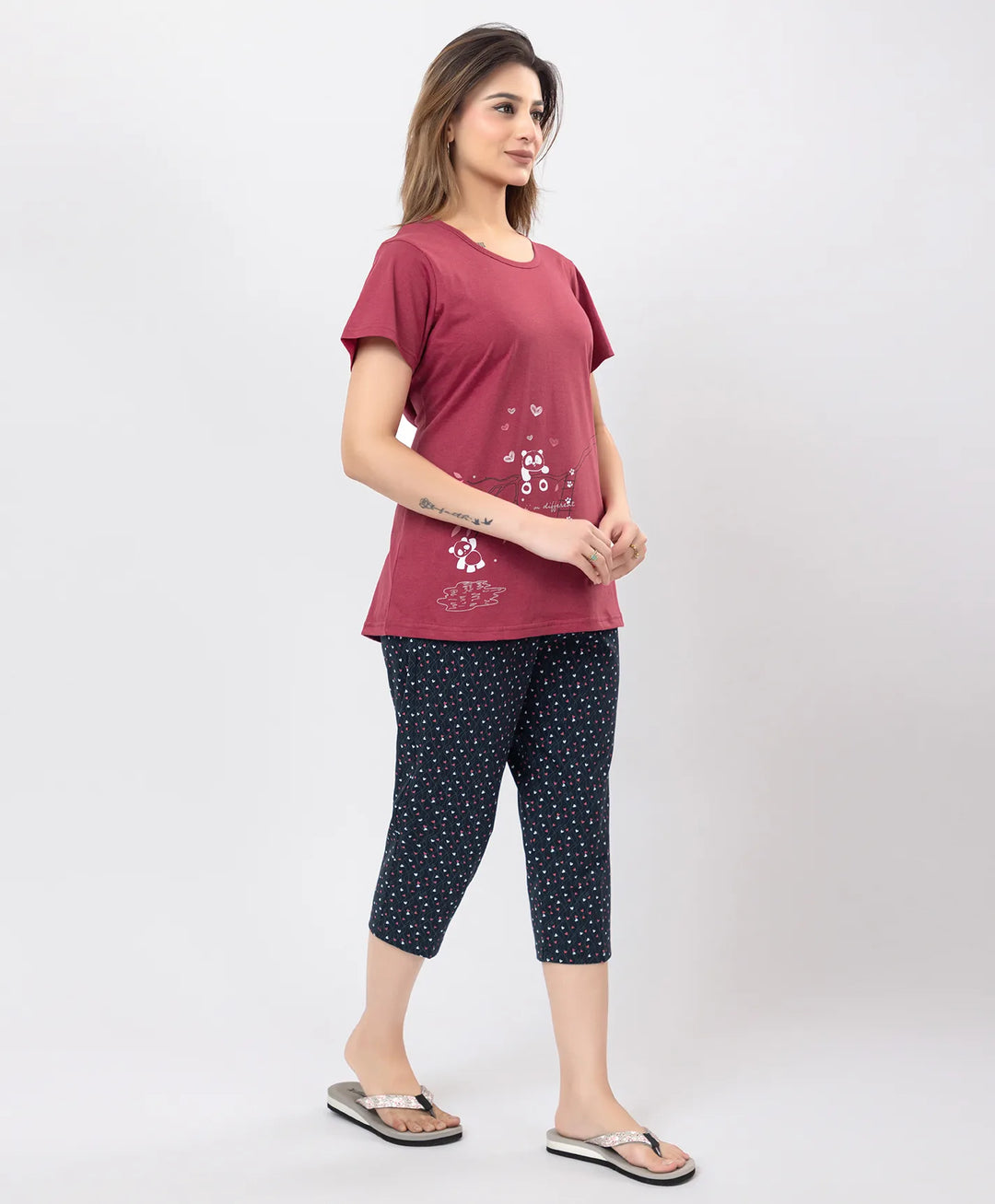 Minimal Charm Capri Lounge Set