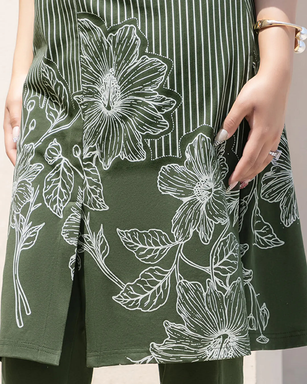 Long Monochrome Bloom Kurta Set