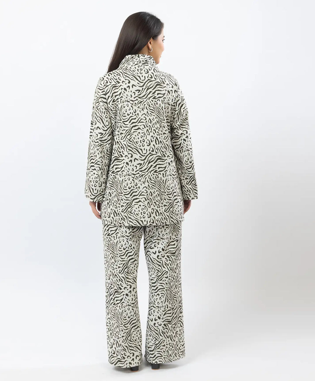 Fashion-Forward Printed Kurta with Stand Collar & Matching Straight Lower.