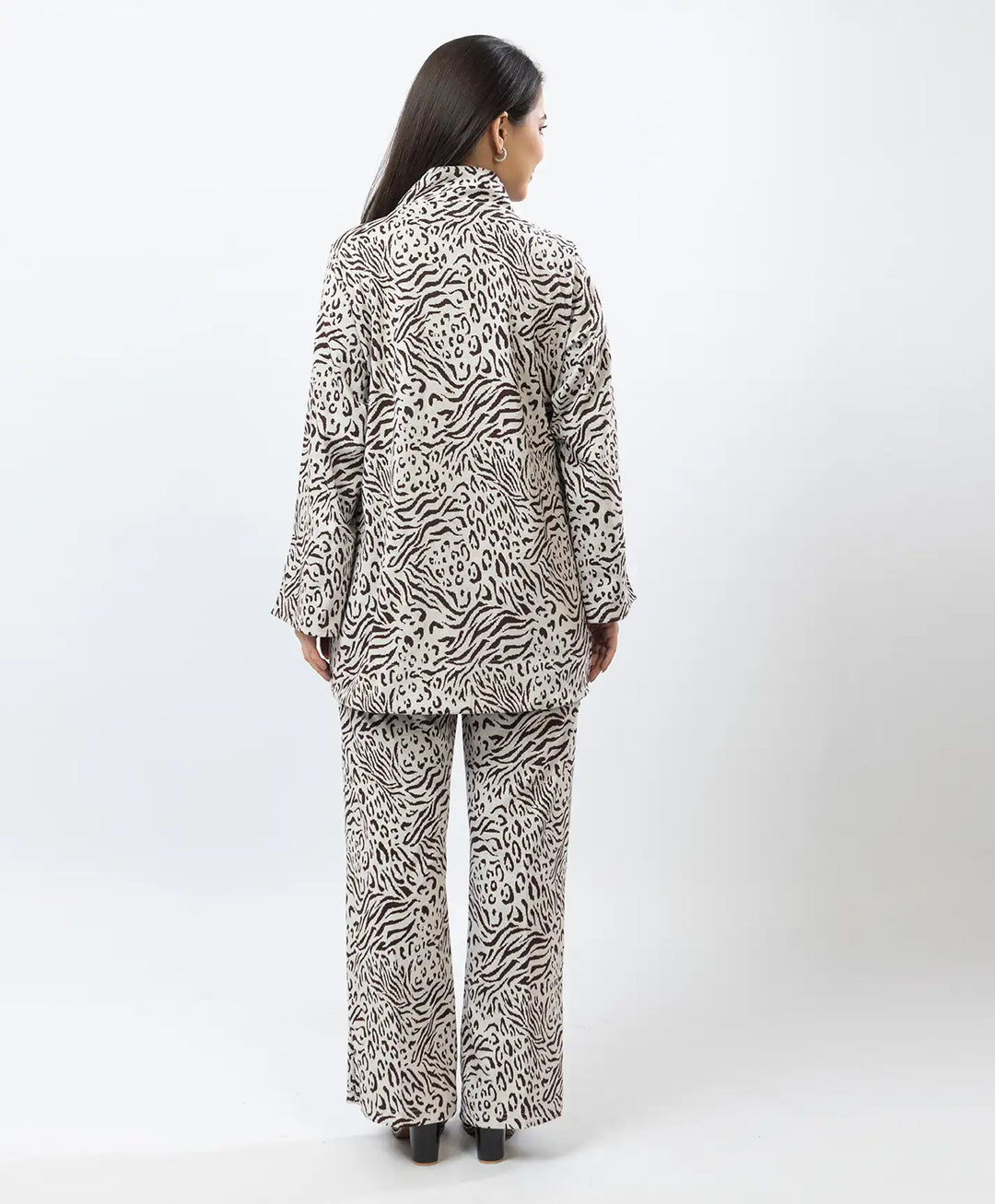 Fashion-Forward Printed Kurta with Stand Collar & Matching Straight Lower.