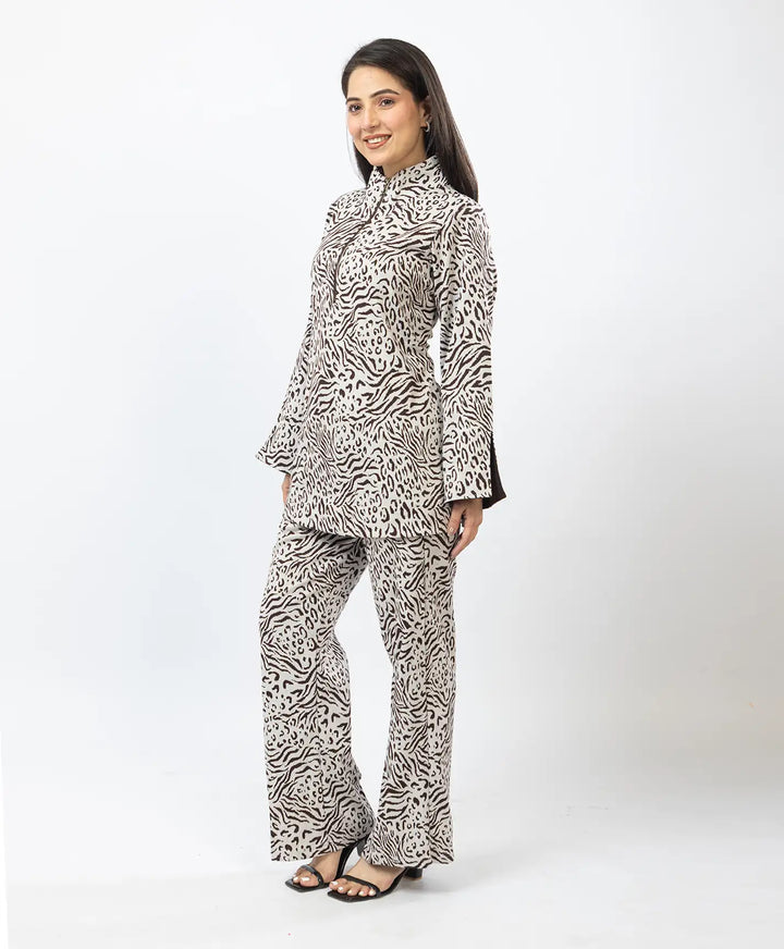 Fashion-Forward Printed Kurta with Stand Collar & Matching Straight Lower.