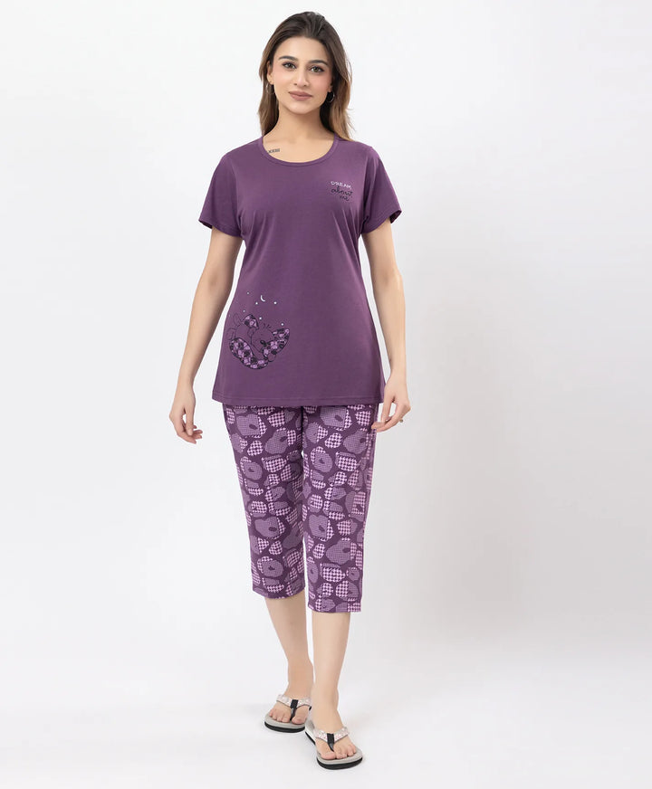 Minimal Charm Capri Lounge Set