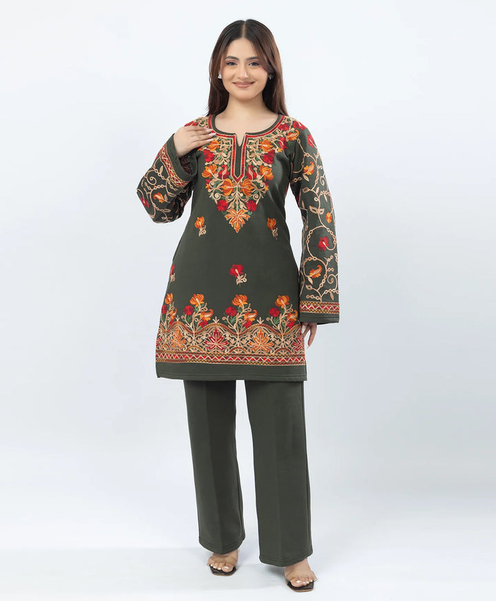 Straight Kurta Set with Kashmiri Embroidery.
