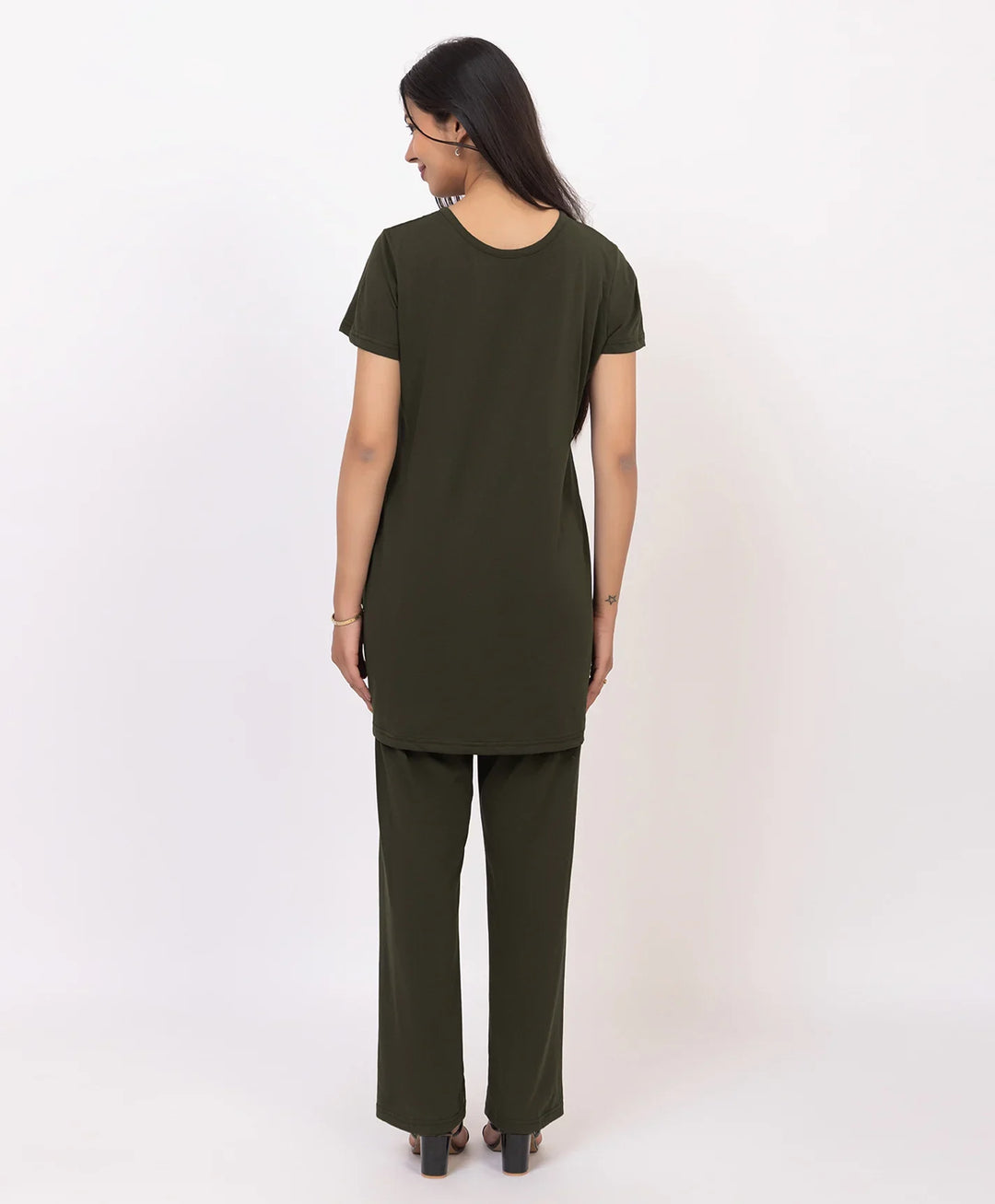 Elegant Mid-Length Night Suit