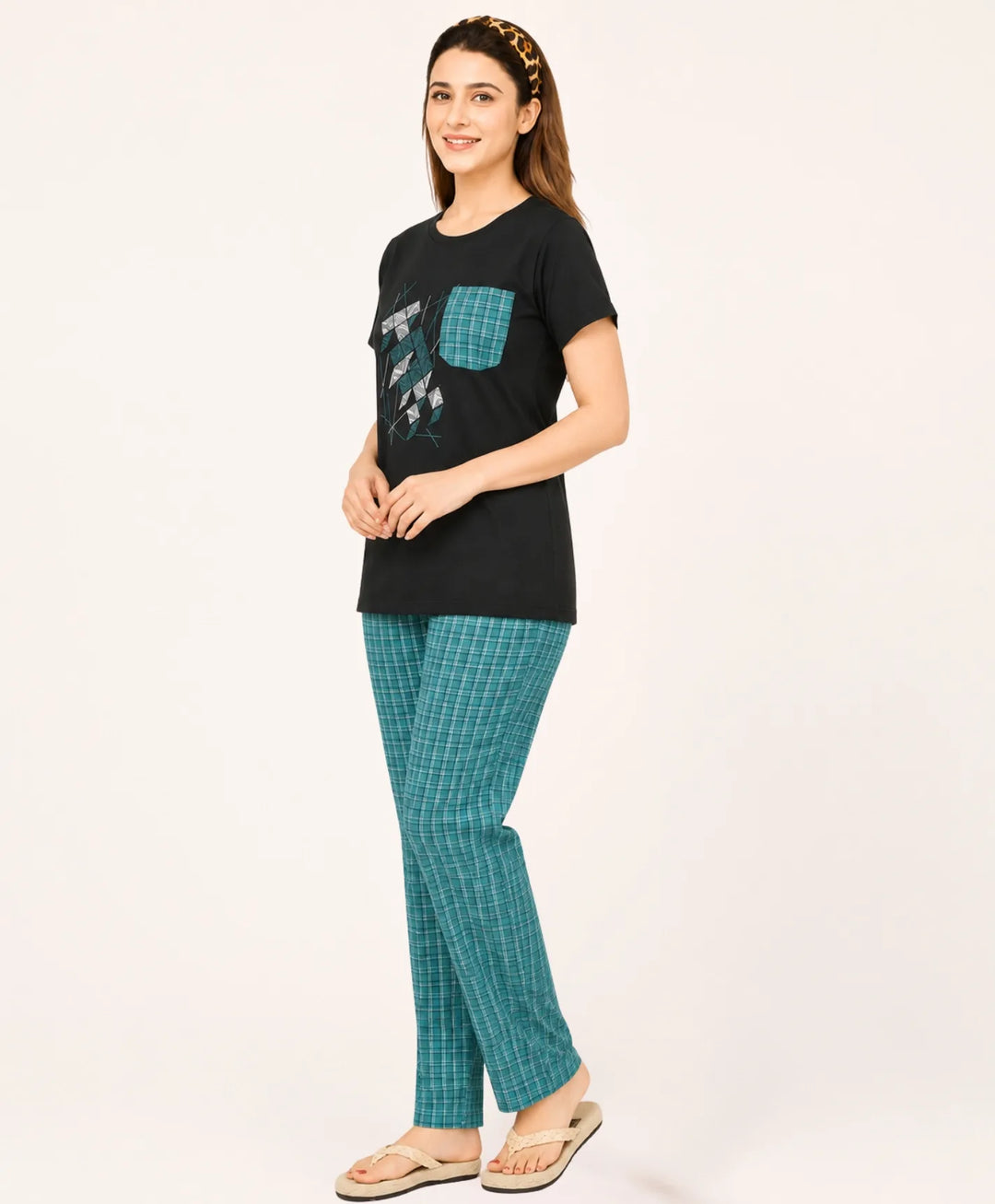 Round Neck Short Sleeve Printed Nightwear Set with Checkered Lowers