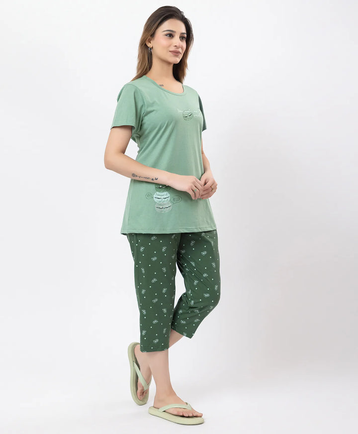 Minimal Charm Capri Lounge Set