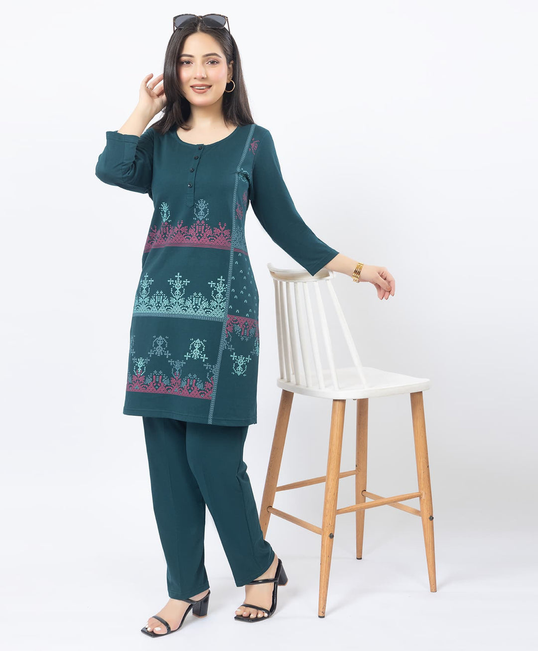 Contemporary Printed Kurta Set with Straight Pants