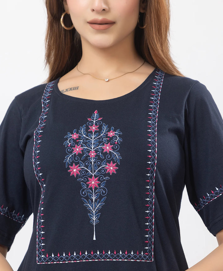 Elegant Ethnic Ensemble Embroidered Kurta Set
