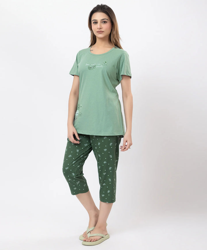 Minimal Charm Capri Lounge Set