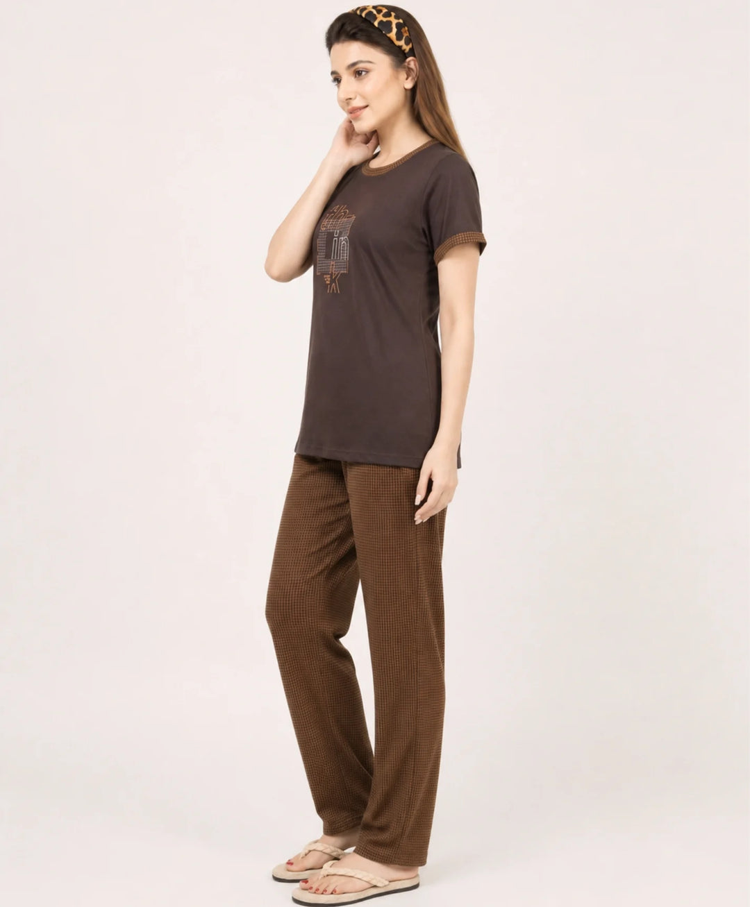 Round Neck Short Sleeve Printed Nightwear Set with Checkered Lowers