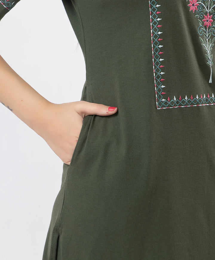 Elegant Ethnic Ensemble Embroidered Kurta Set