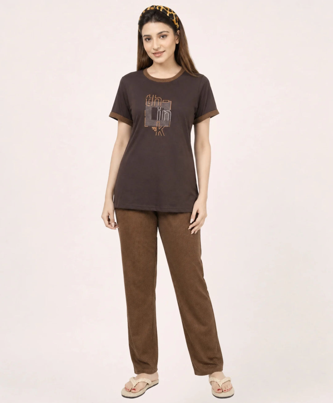 Round Neck Short Sleeve Printed Nightwear Set with Checkered Lowers