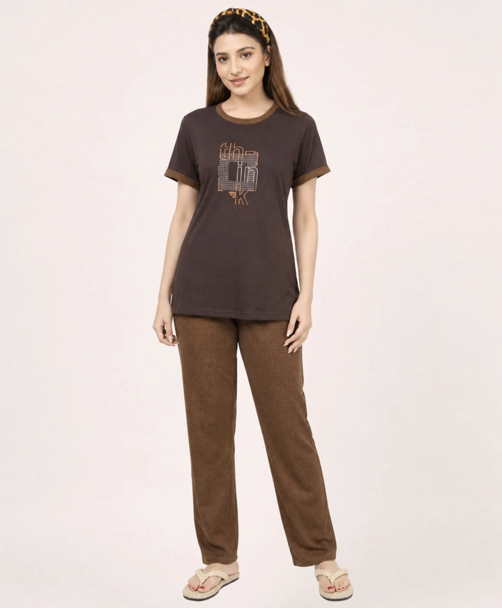 Round Neck Short Sleeve Printed Nightwear Set with Checkered Lowers