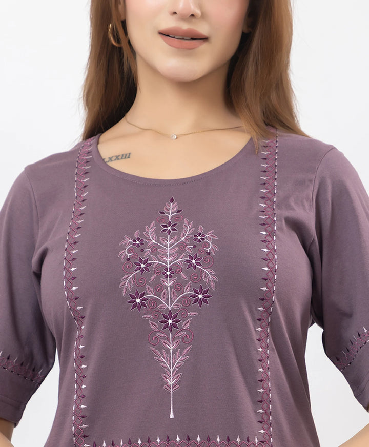 Elegant Ethnic Ensemble Embroidered Kurta Set