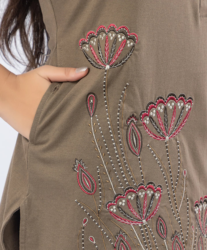 Premium Floral Embroidered Mandarin Collar Kurta Set