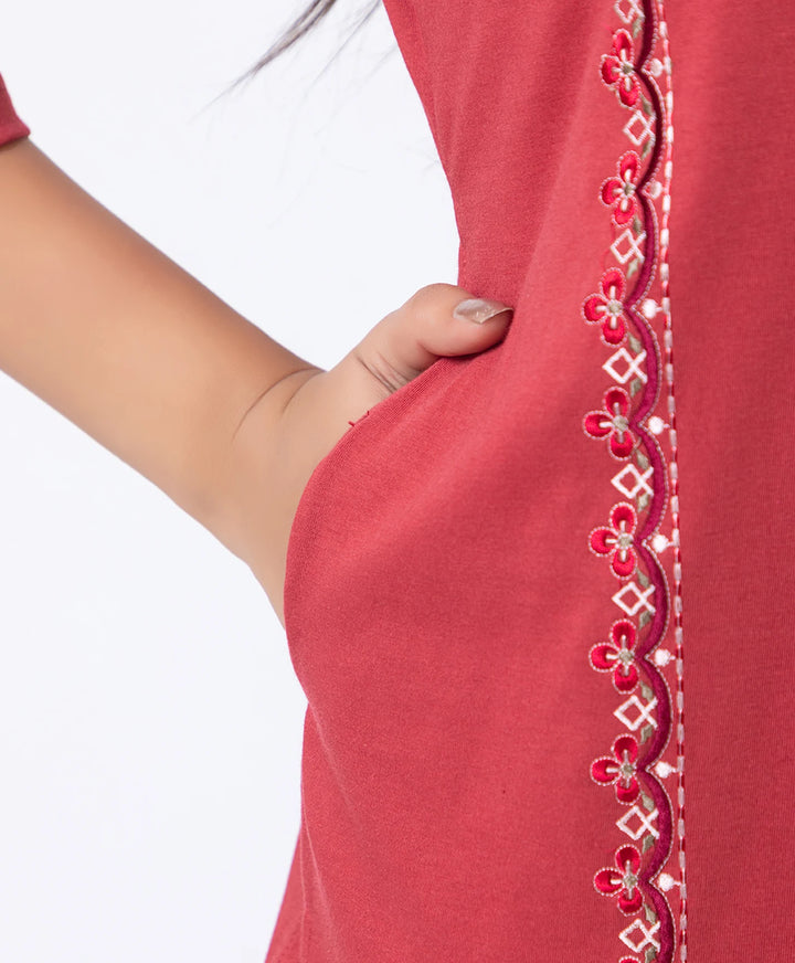 Straight Kurta Set with Keyhole Neck & Embroidery Accent