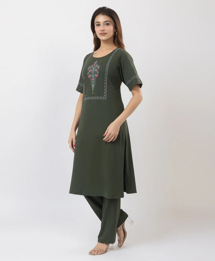 Elegant Ethnic Ensemble Embroidered Kurta Set