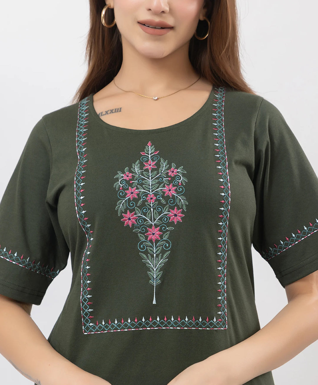 Elegant Ethnic Ensemble Embroidered Kurta Set
