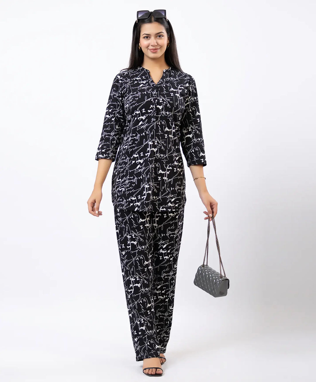 Relaxed Fit Printed Notch Neck Kurta & Straight Pants Set
