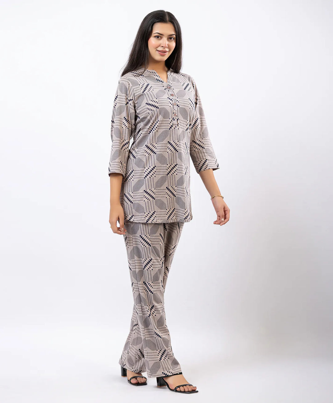 Relaxed Fit Printed Notch Neck Kurta & Straight Pants Set