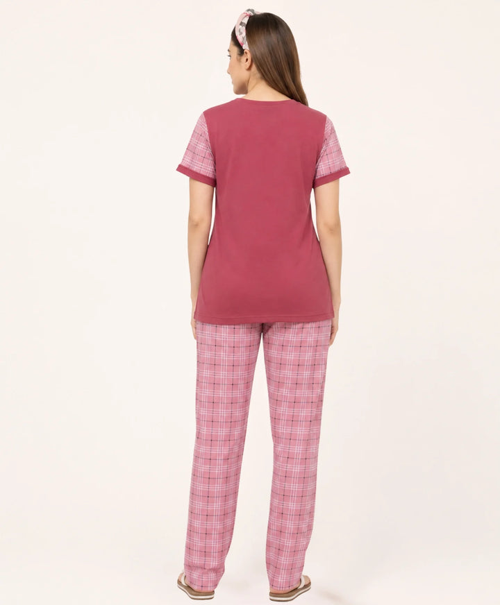 Round Neck Short Sleeve Printed Nightwear Set with Checkered Lowers