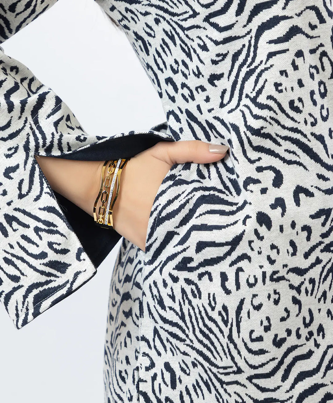 Fashion-Forward Printed Kurta with Stand Collar & Matching Straight Lower.