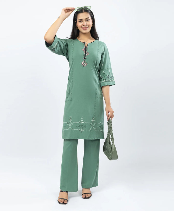Straight Fit Long Kurta Set with Printed Embroidery Accents