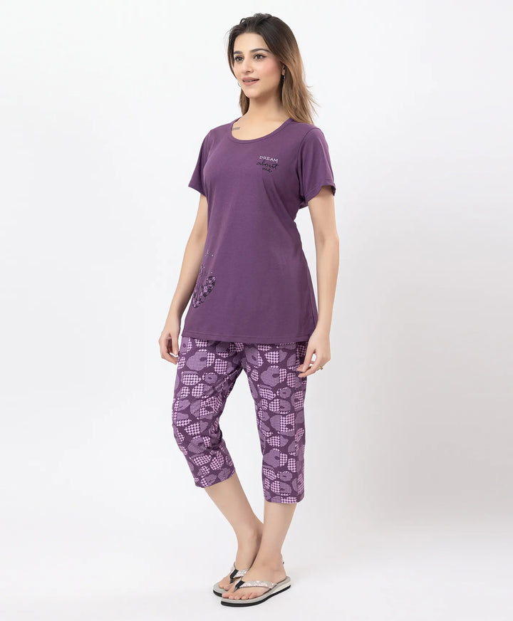 Minimal Charm Capri Lounge Set